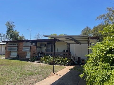 3 bedrooms House in 14 Crawford Street DYSART QLD, 4745