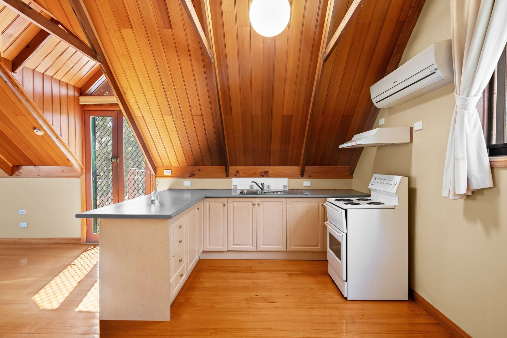 17A Geake Street, Daylesford VIC 3460 Apartment For Rent Domain