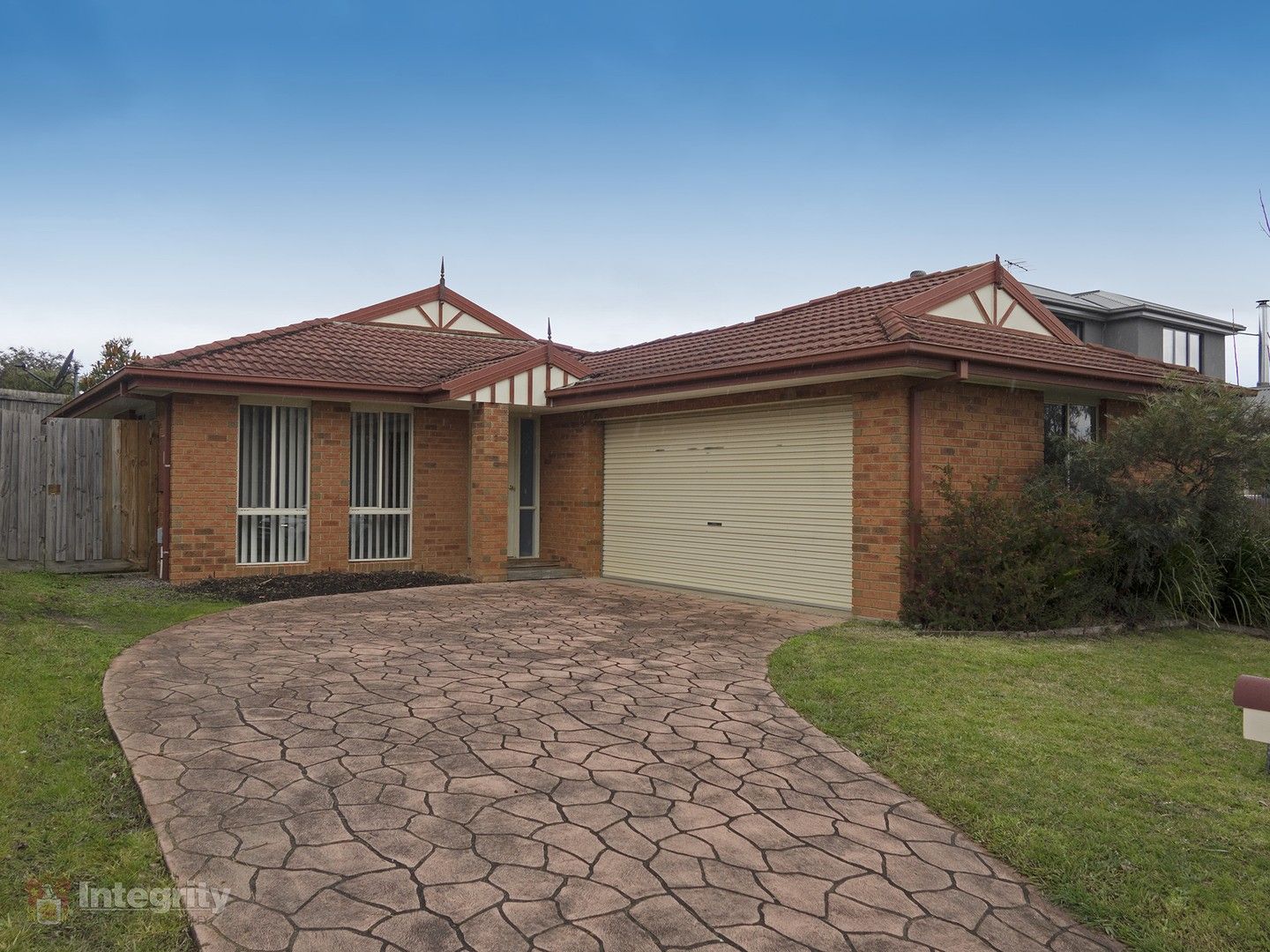 3 bedrooms House in 2 Sacha Court YARRA GLEN VIC, 3775