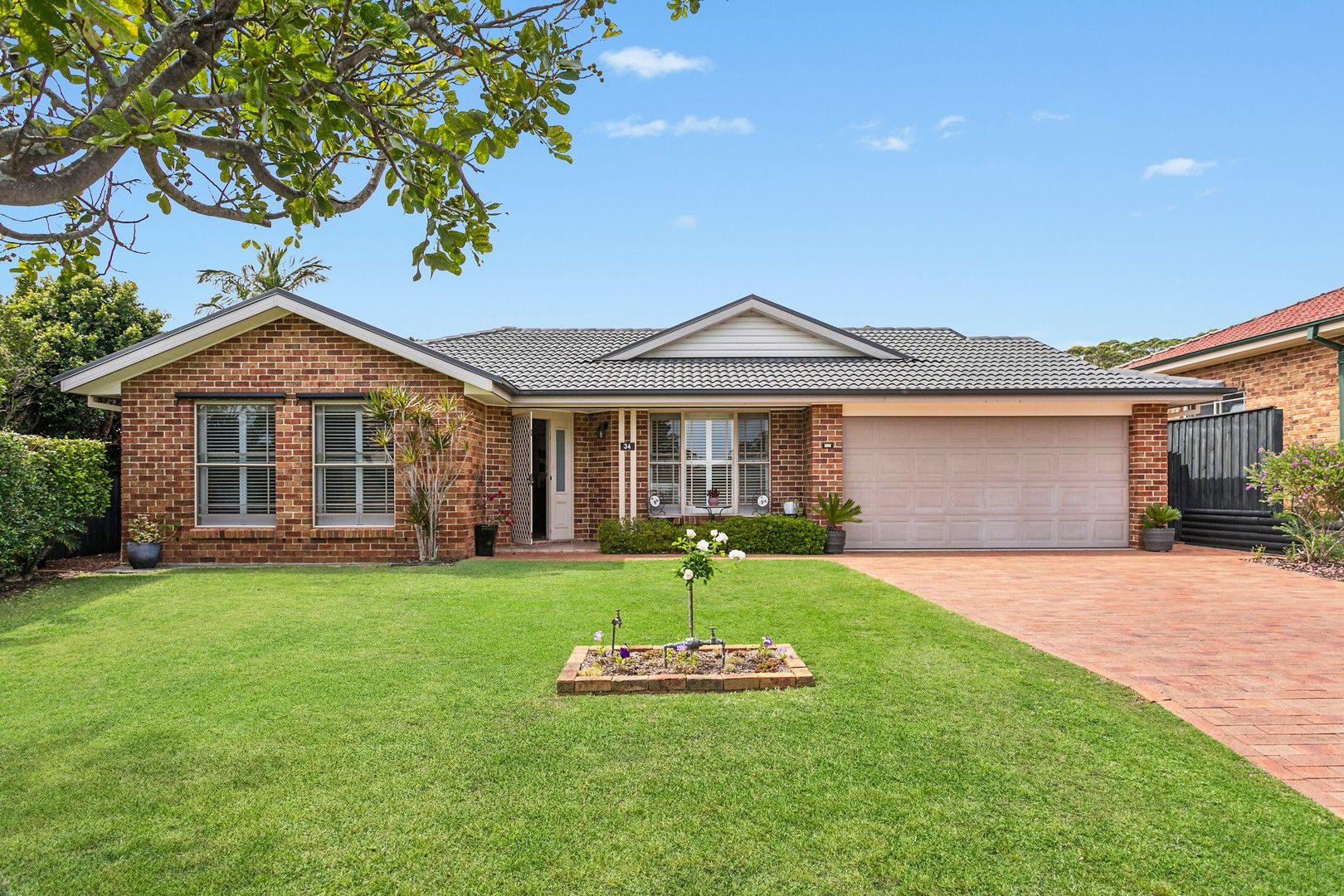 4 bedrooms House in 34 Sanctuary Place BATEAU BAY NSW, 2261