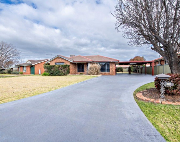 22 Cormorant Crescent, Dubbo NSW 2830