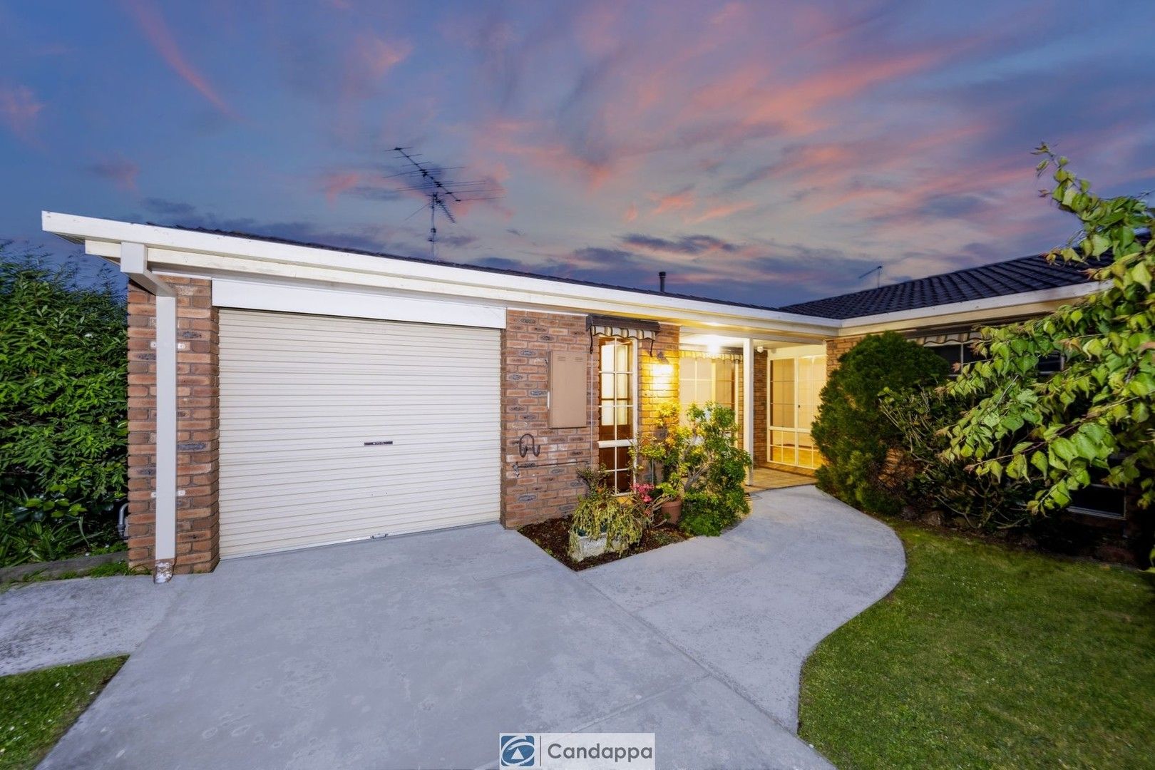 2/2 Hopetoun Road, Drouin VIC 3818, Image 0