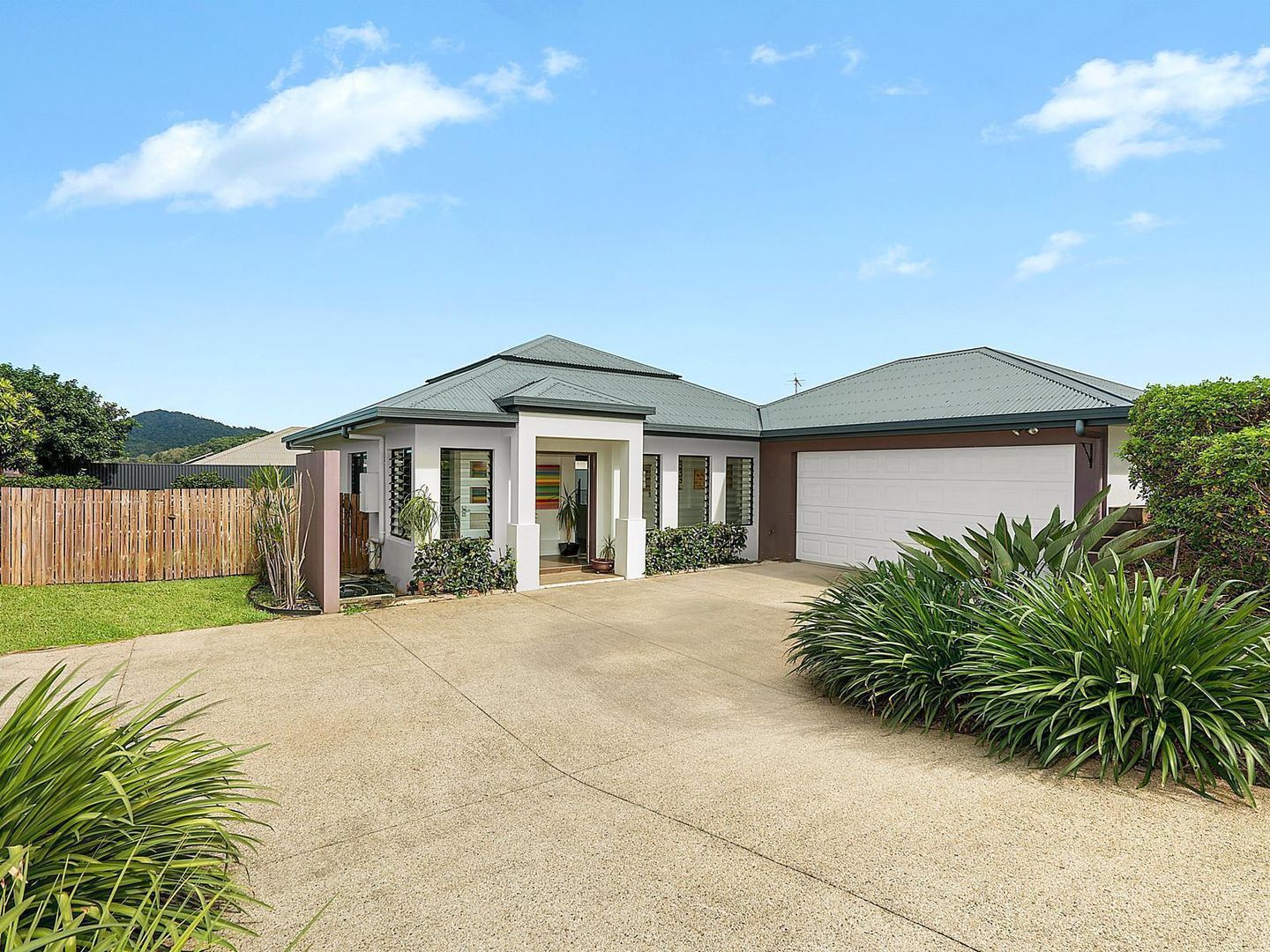 11 Finchley Close, Redlynch Property History & Address Research Domain
