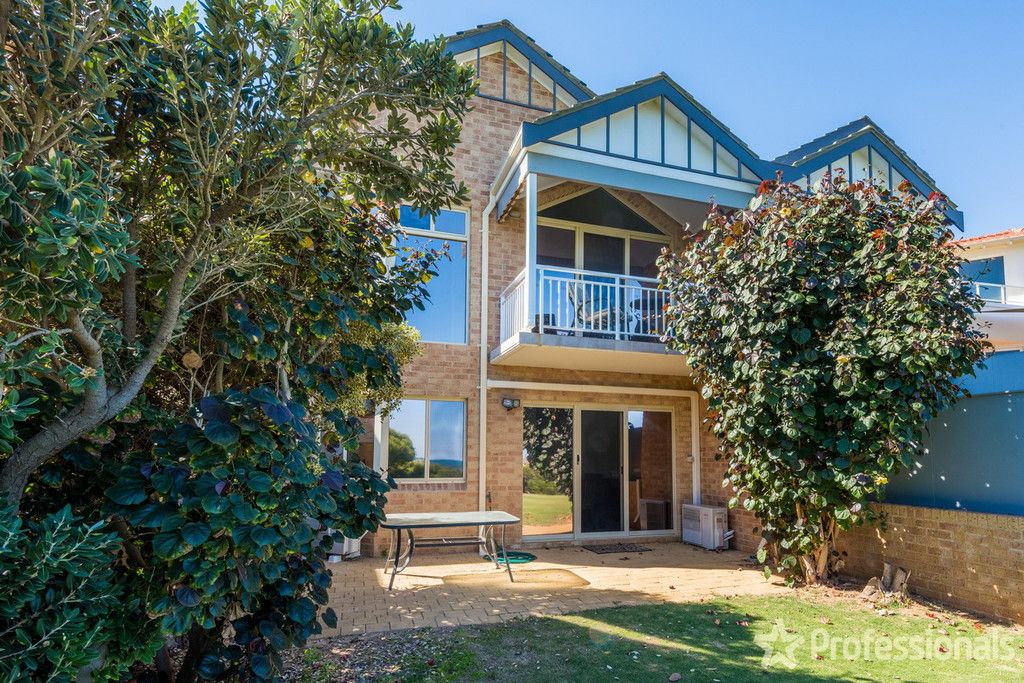 3 bedrooms Townhouse in 3/66 Glendinning Road TARCOOLA BEACH WA, 6530