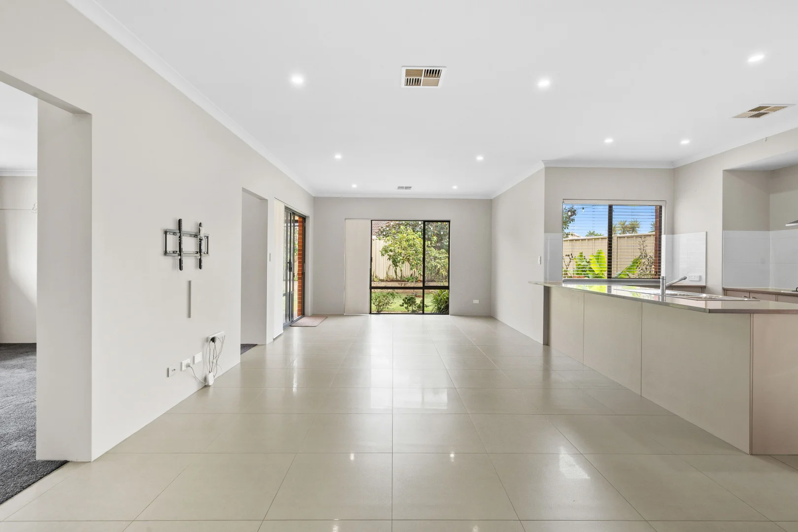 Additional image 8 of 28 Ashwood Parkway, Lakelands WA 6180