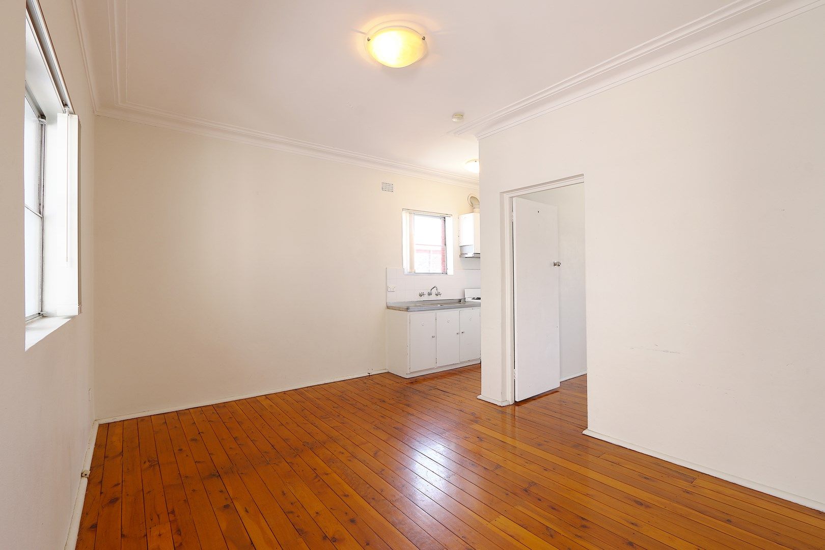 1 bedrooms Apartment / Unit / Flat in 8/11 Derby Street KOGARAH NSW, 2217