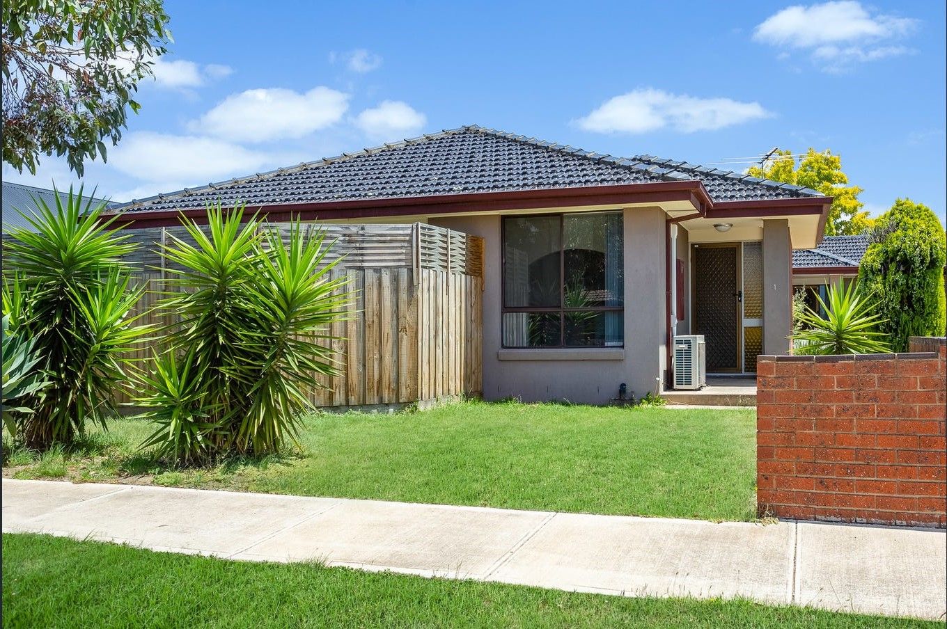 2 bedrooms House in 1/21 Esther Court SEABROOK VIC, 3028