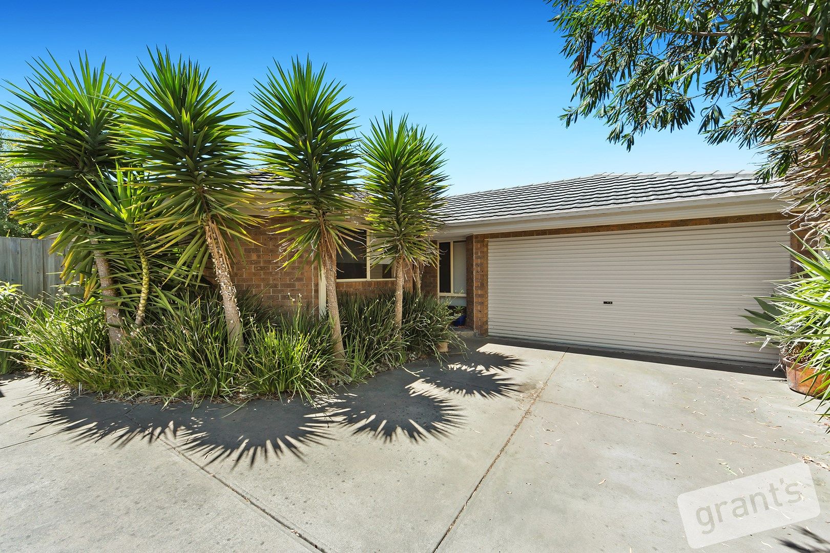 2/82 Dunbarton Drive, Pakenham VIC 3810, Image 0