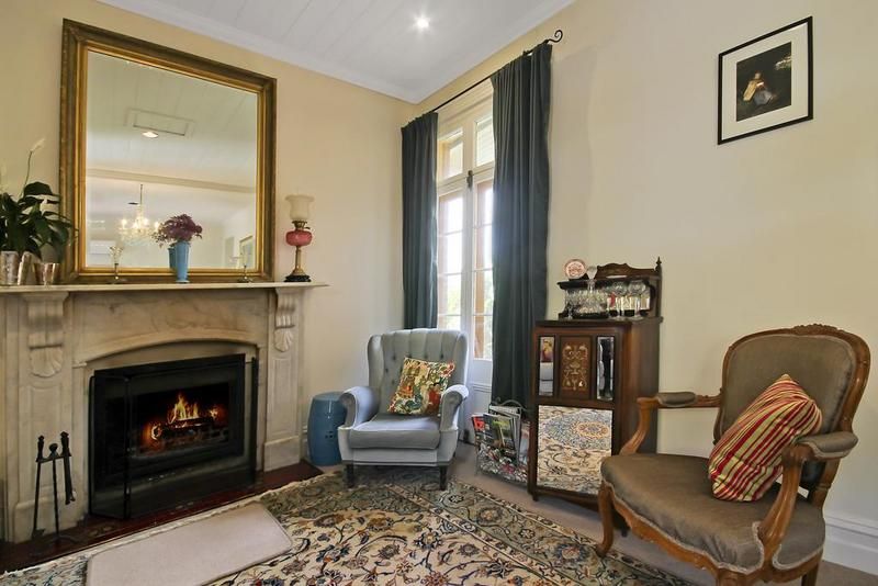 34 Loch Street, BEECHWORTH VIC 3747, Image 2