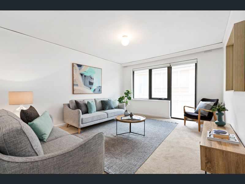 2 bedrooms Apartment / Unit / Flat in 14/174 Barkly Street ST KILDA VIC, 3182