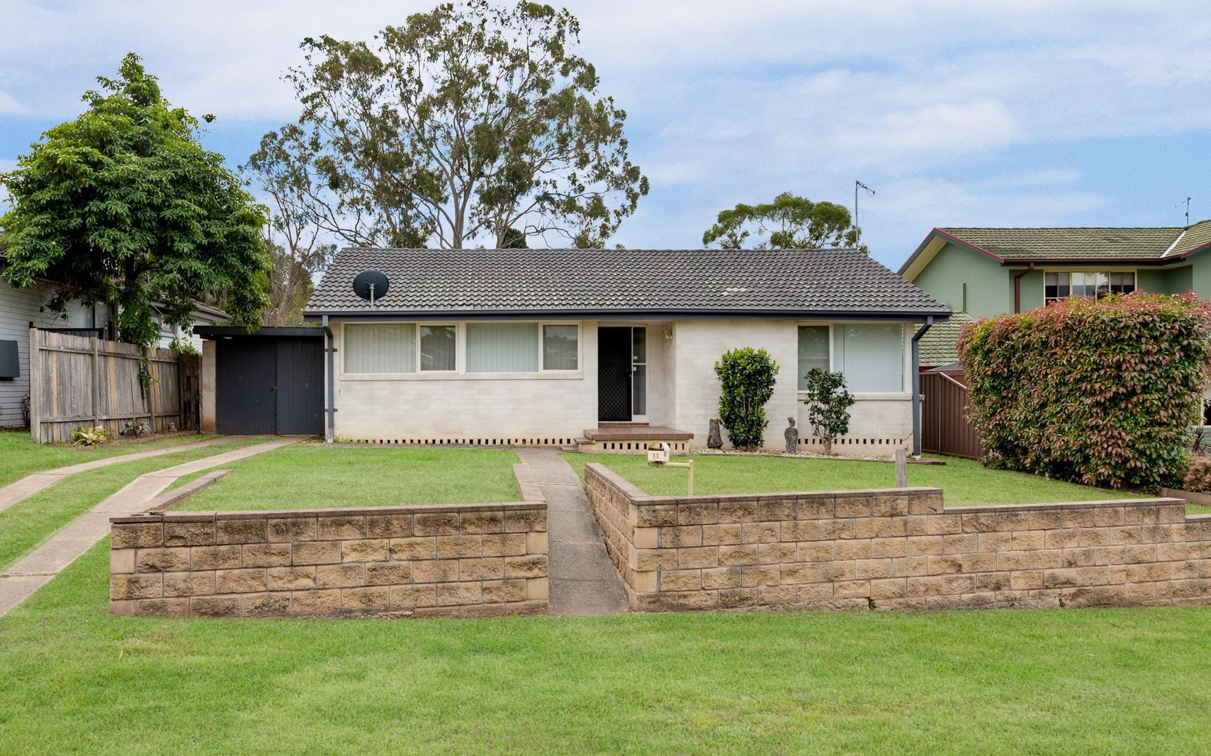 3 bedrooms House in 11 Poplar Crescent BRADBURY NSW, 2560