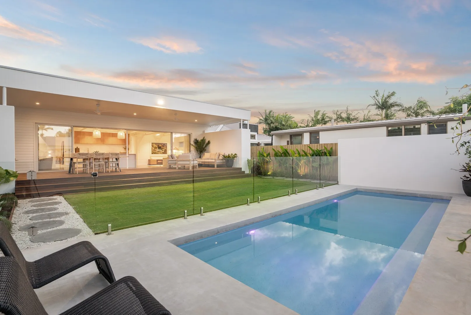 Luxurious Beachside Living in Golden Grid