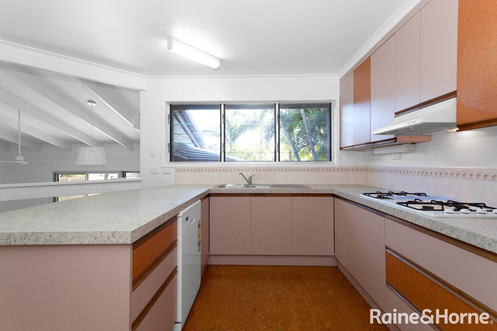 11 Gans Court, Eimeo QLD 4740, Image 2