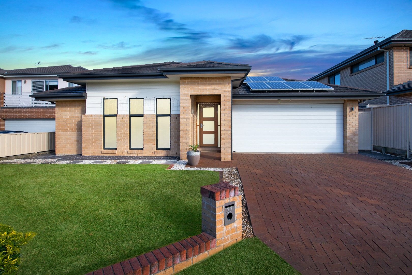 4 bedrooms House in 37 Frangipani Avenue GLENWOOD NSW, 2768