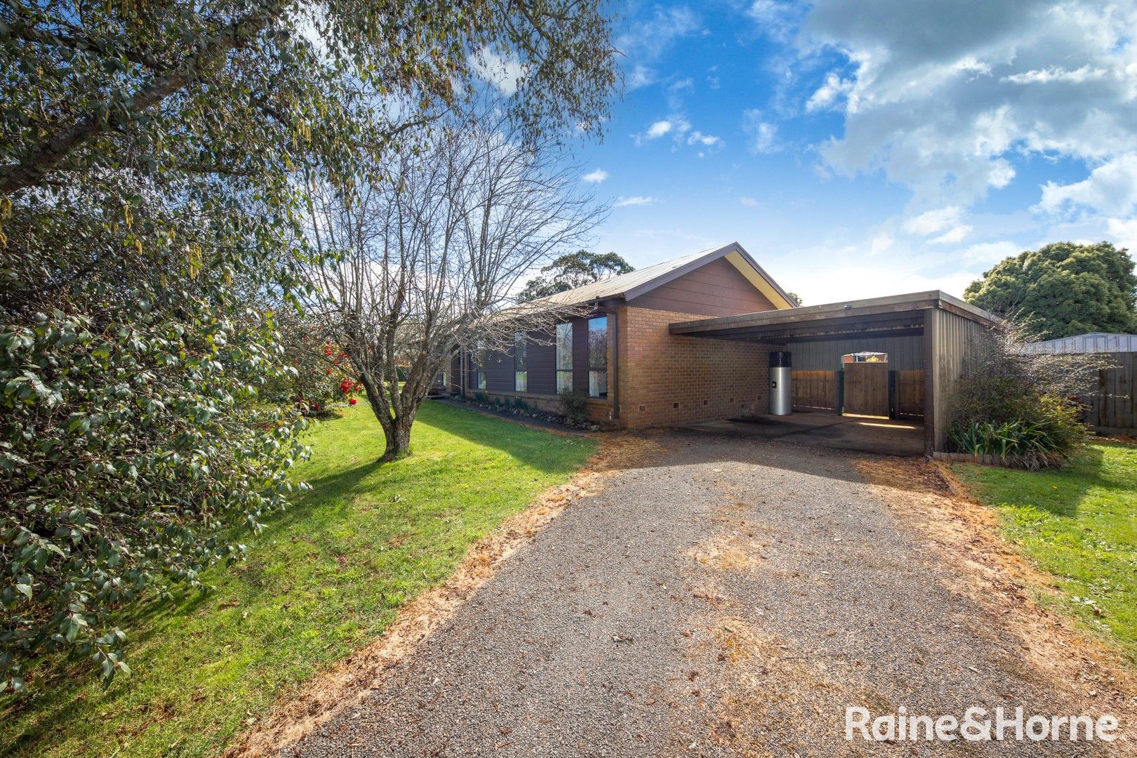 26 Stuart Drive, Woodend VIC 3442 Domain