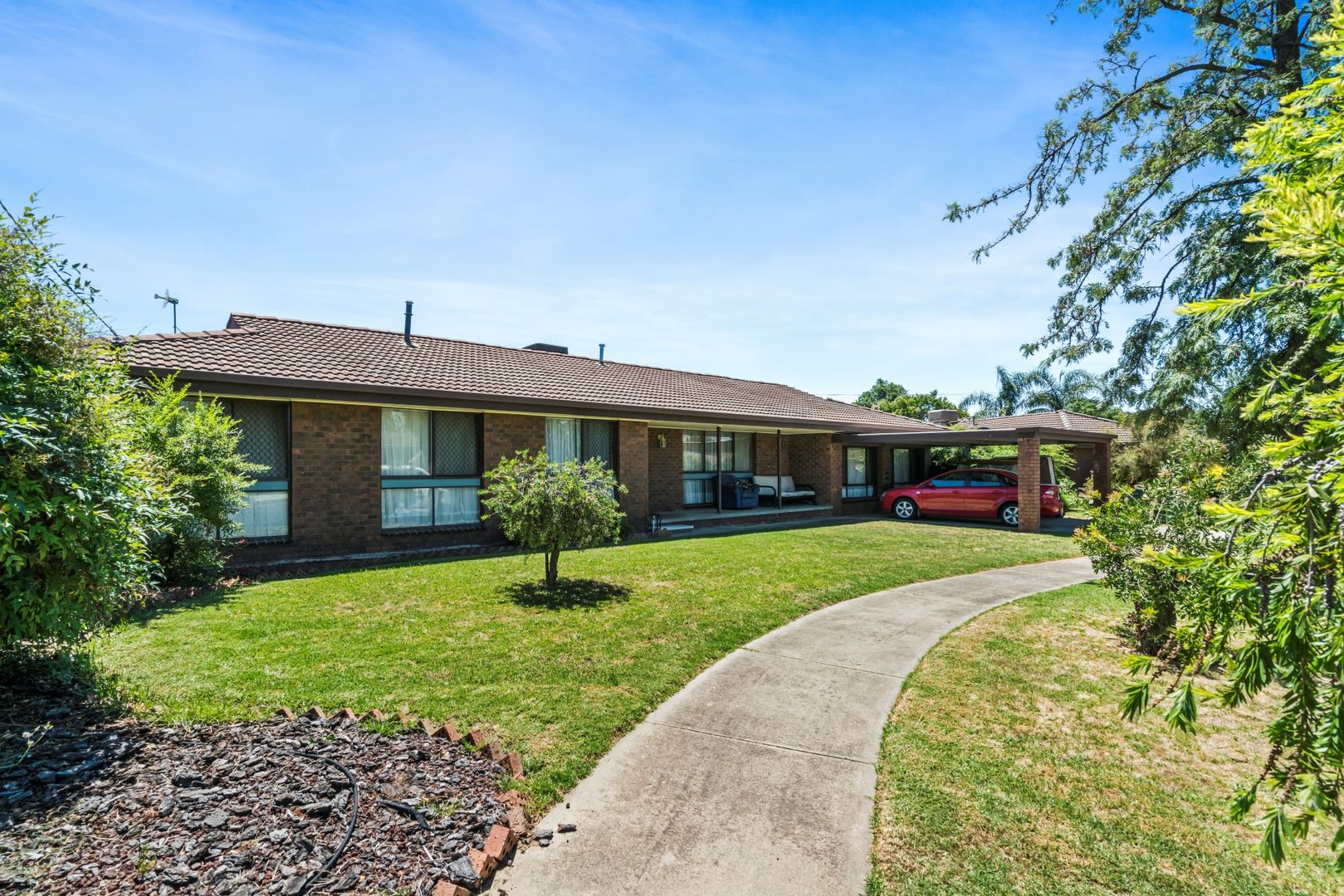 4 Lanark Court Wodonga Vic 3690 House For Rent 165 Domain
