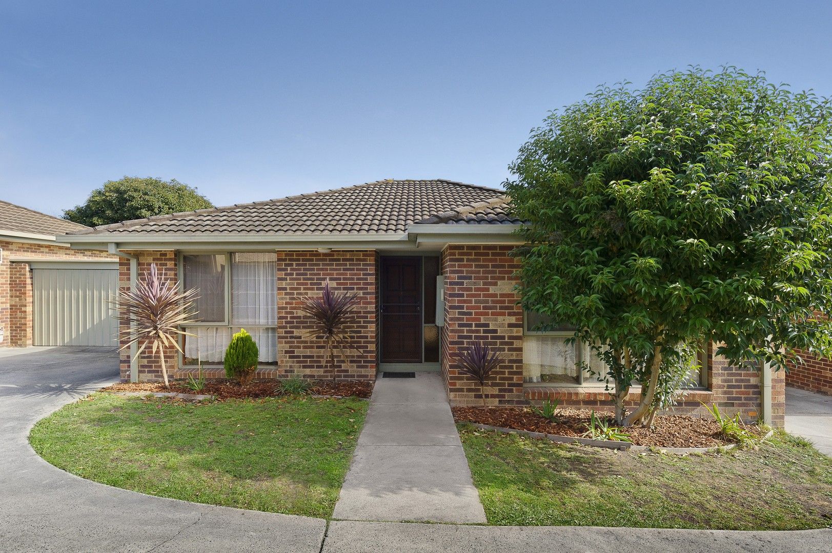 2 bedrooms Apartment / Unit / Flat in 2/11 Albert Street RINGWOOD VIC, 3134
