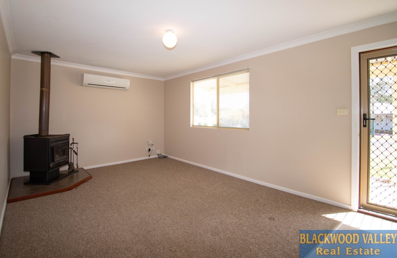 8 Collins Street, Greenbushes WA 6254, Image 2