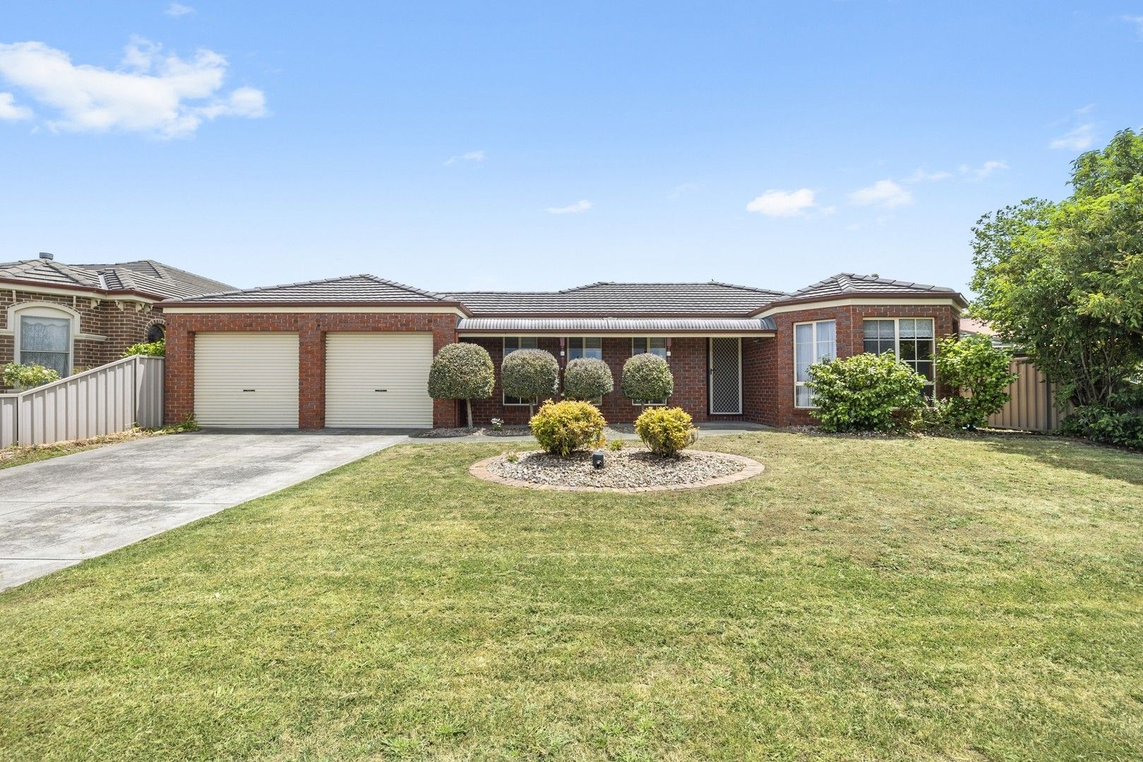 3 bedrooms House in 15 Parkside Road DELACOMBE VIC, 3356