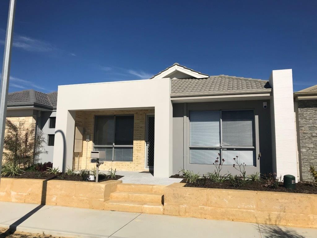 4 bedrooms House in 22 Baltic Approach PIARA WATERS WA, 6112