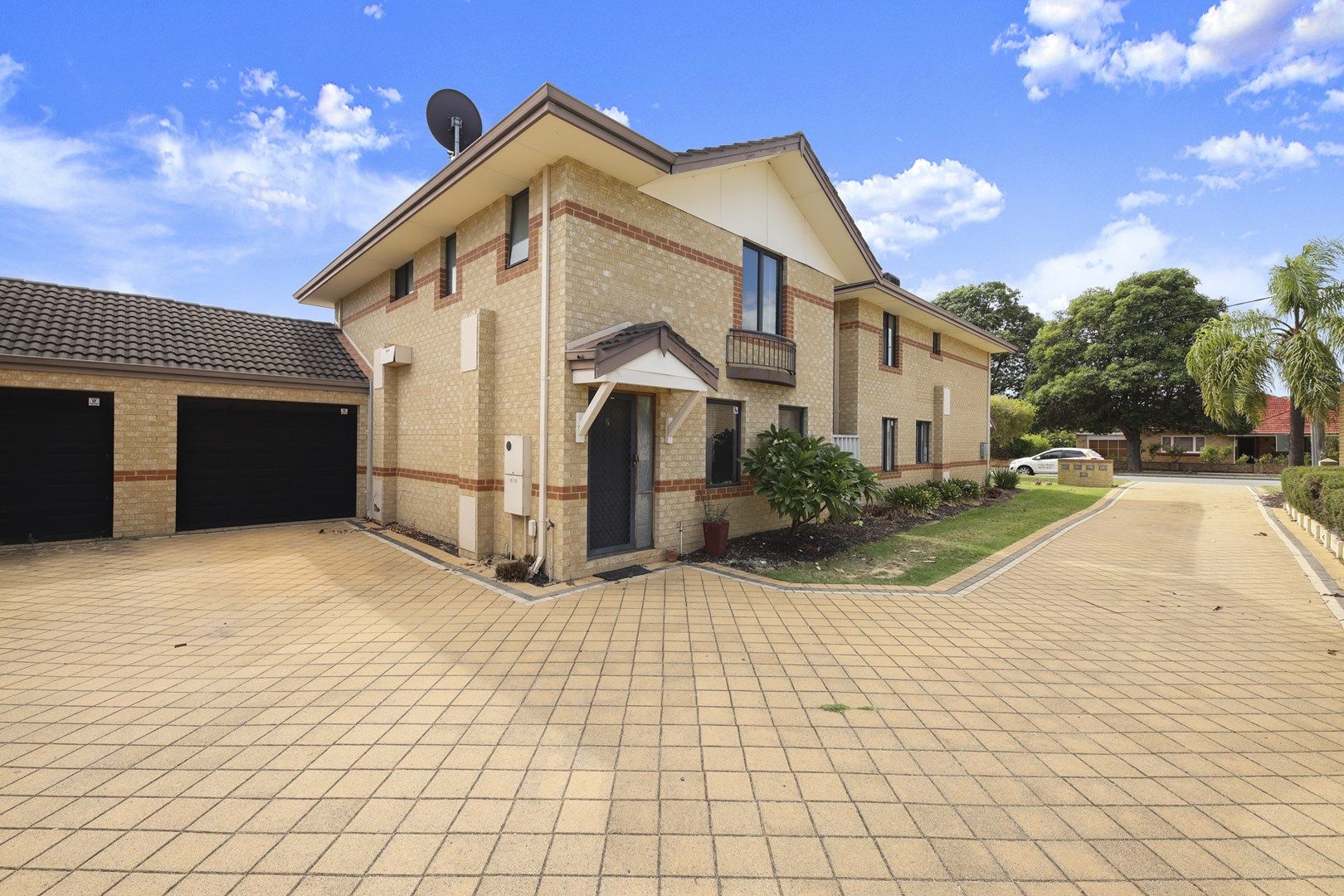 3 bedrooms House in 2/5 Butson Place REDCLIFFE WA, 6104