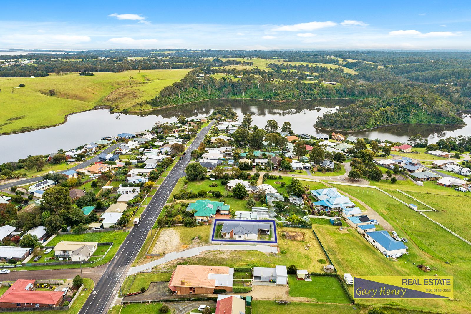 2/58 Capes Road, Lakes Entrance VIC 3909, Image 0