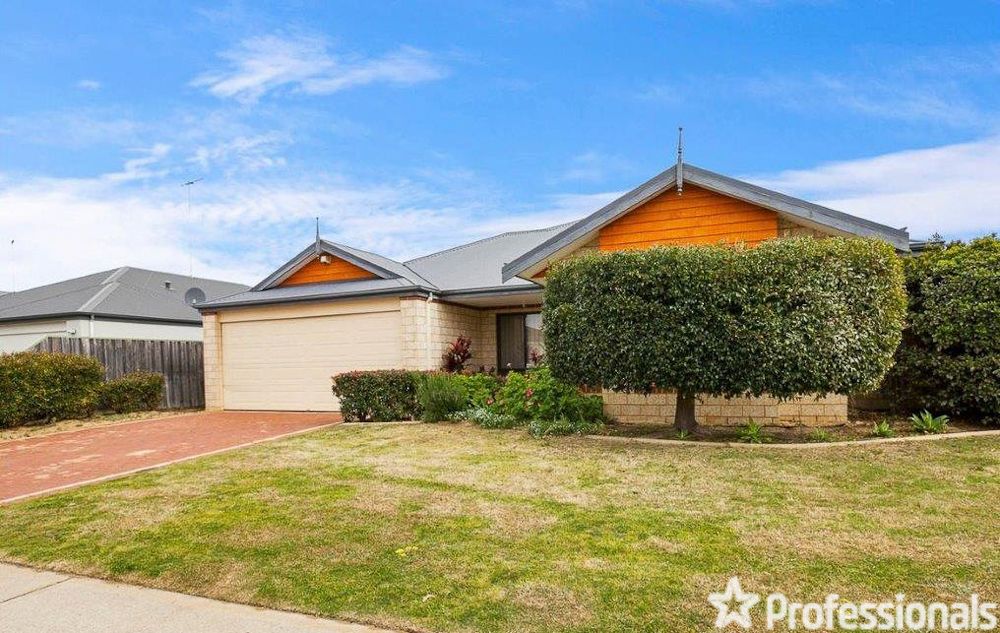 196 Peelwood Parade, Halls Head WA 6210, Image 0