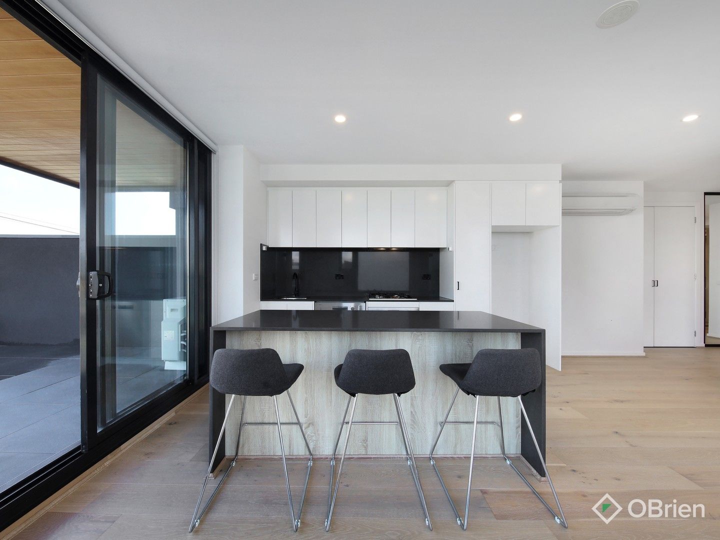 1 bedrooms House in 106/215 Chesterville Road MOORABBIN VIC, 3189