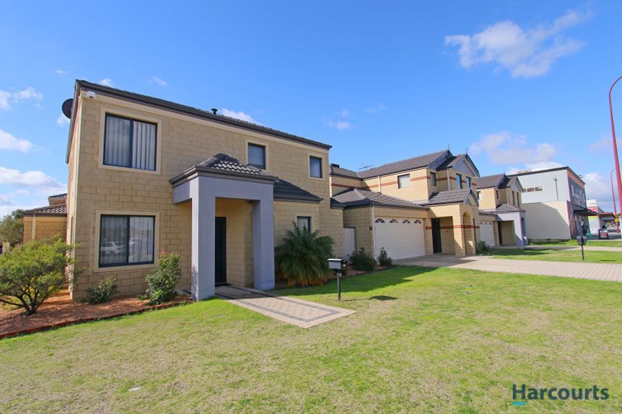 3 bedrooms Townhouse in 258 Amherst Road CANNING VALE WA, 6155