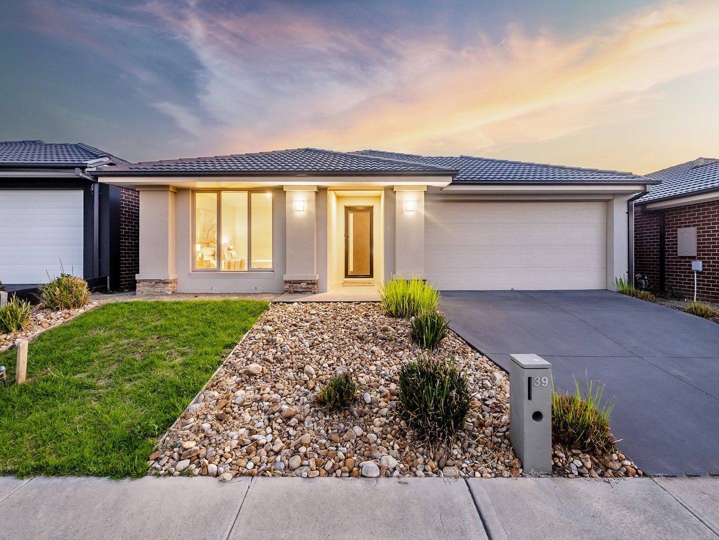 4 bedrooms House in 39 Moroak Crescent CLYDE NORTH VIC, 3978