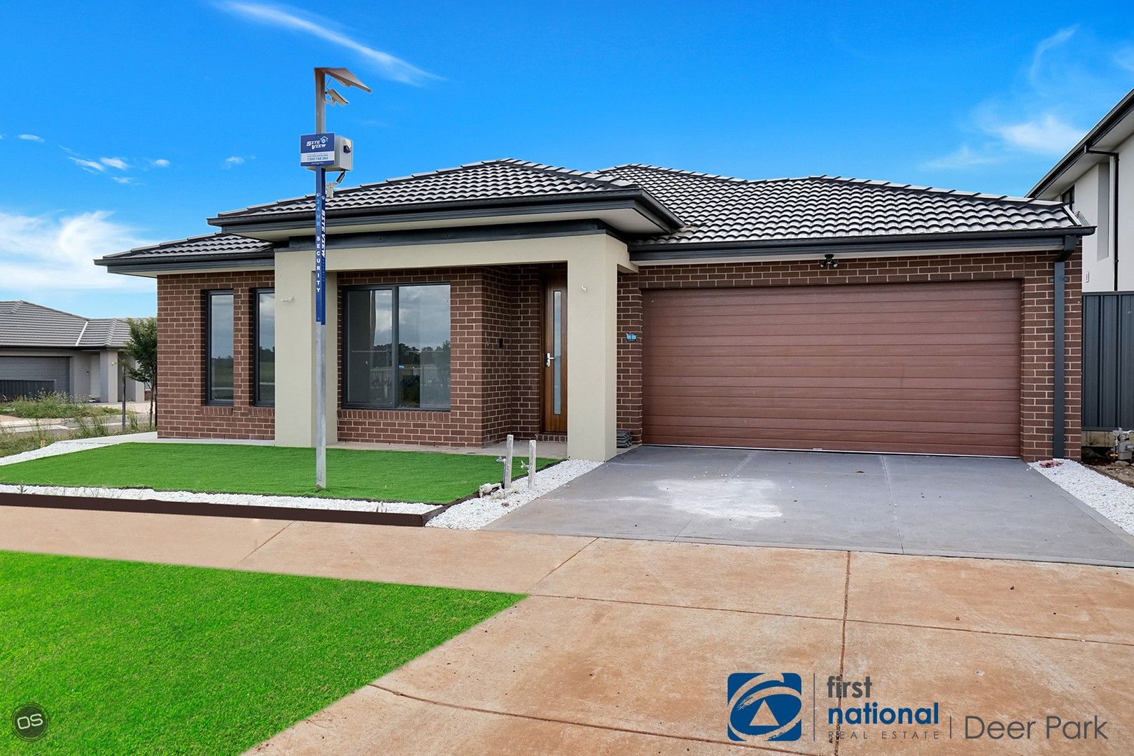 4 bedrooms House in 54 Roehampton Drive STRATHTULLOH VIC, 3338