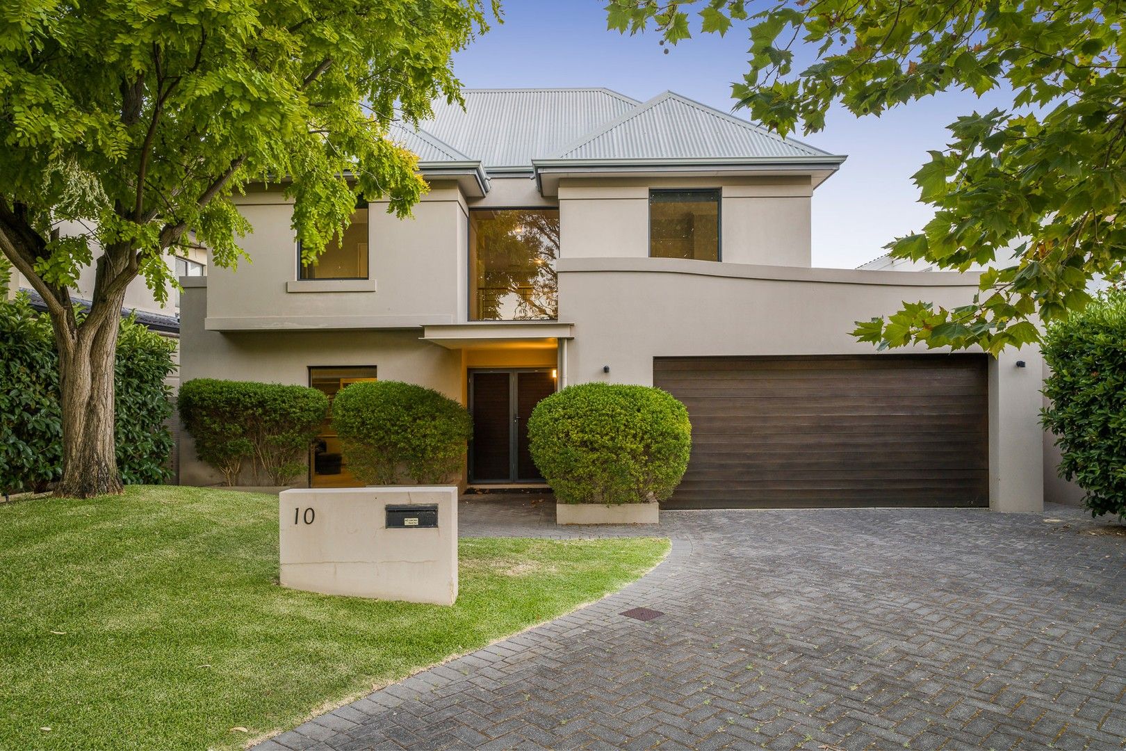 4 bedrooms House in 10 Downey Drive MOSMAN PARK WA, 6012
