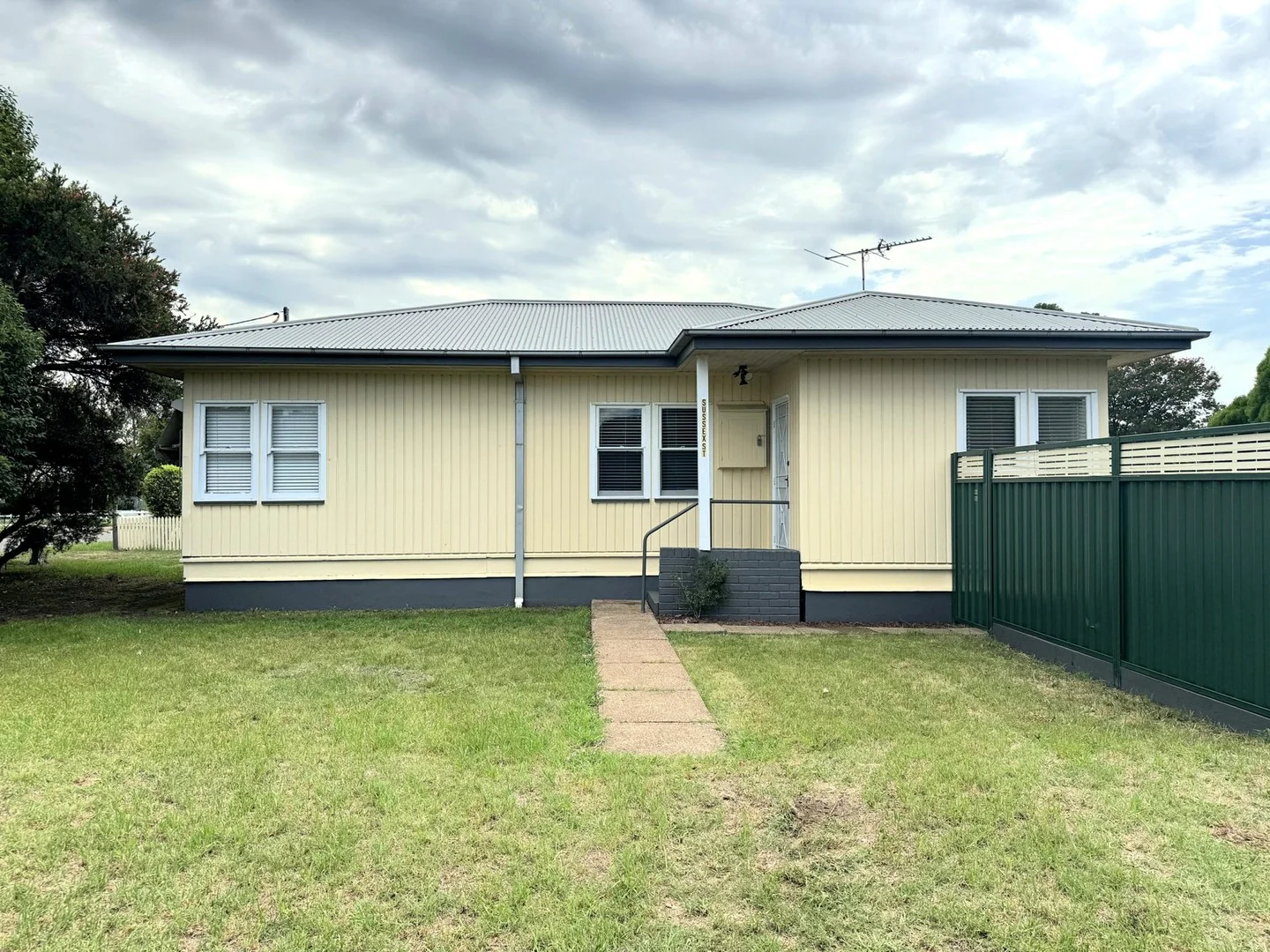 Primary image of 18 Sussex Street, Singleton NSW 2330