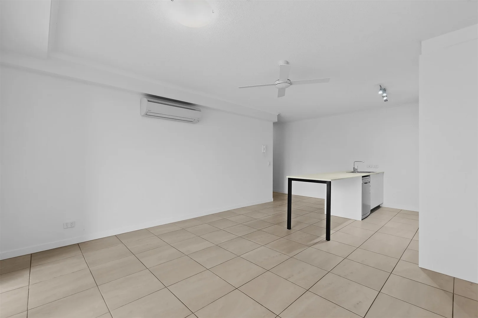 Additional image 6 of 207/283 Logan Rd, Stones Corner QLD 4120