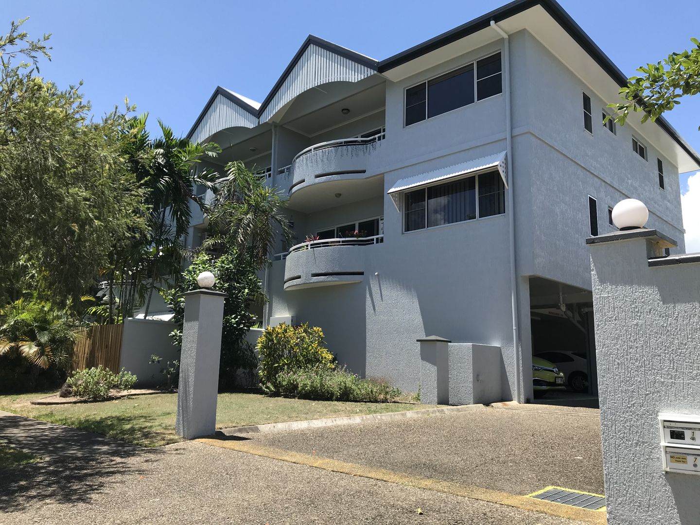 6 303 305 Lake St Cairns North Qld 4870 Apartment For Rent 380 Domain