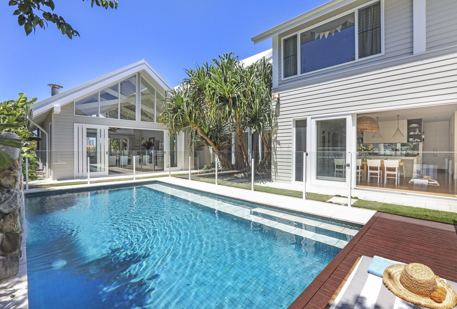 16 Brighton Parade, Southport QLD 4215, Image 0