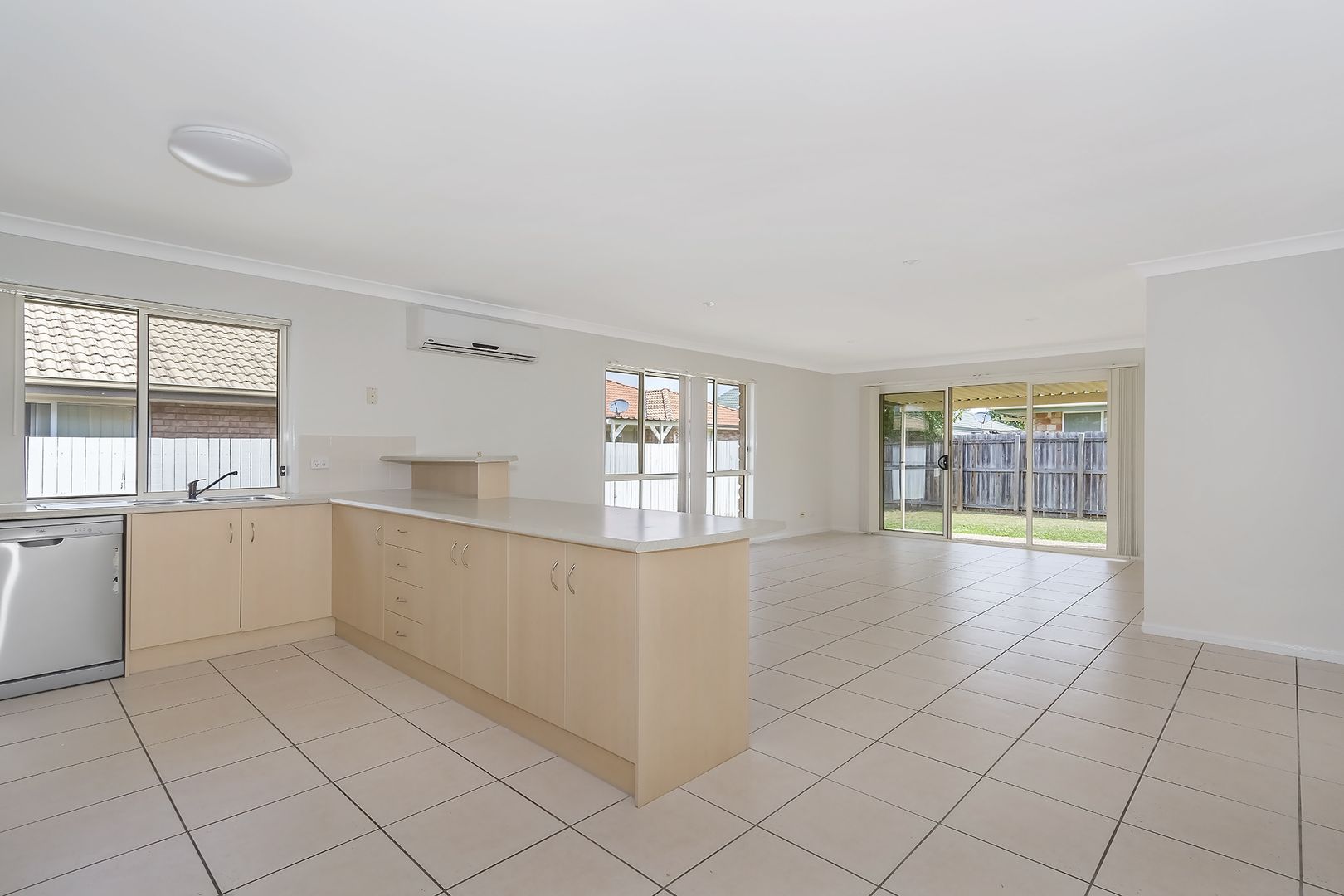 28 Billinghurst Crescent, Upper Coomera QLD 4209, Image 2