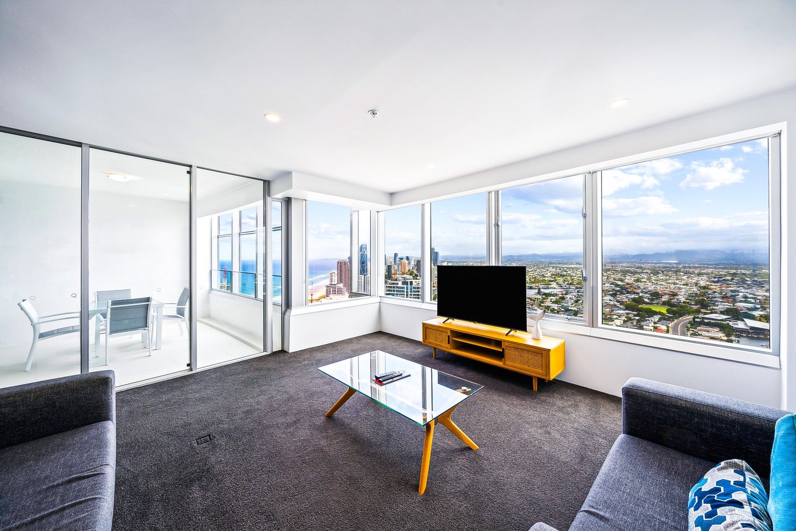 2 bedrooms Apartment / Unit / Flat in 3906/9 Hamilton Avenue SURFERS PARADISE QLD, 4217