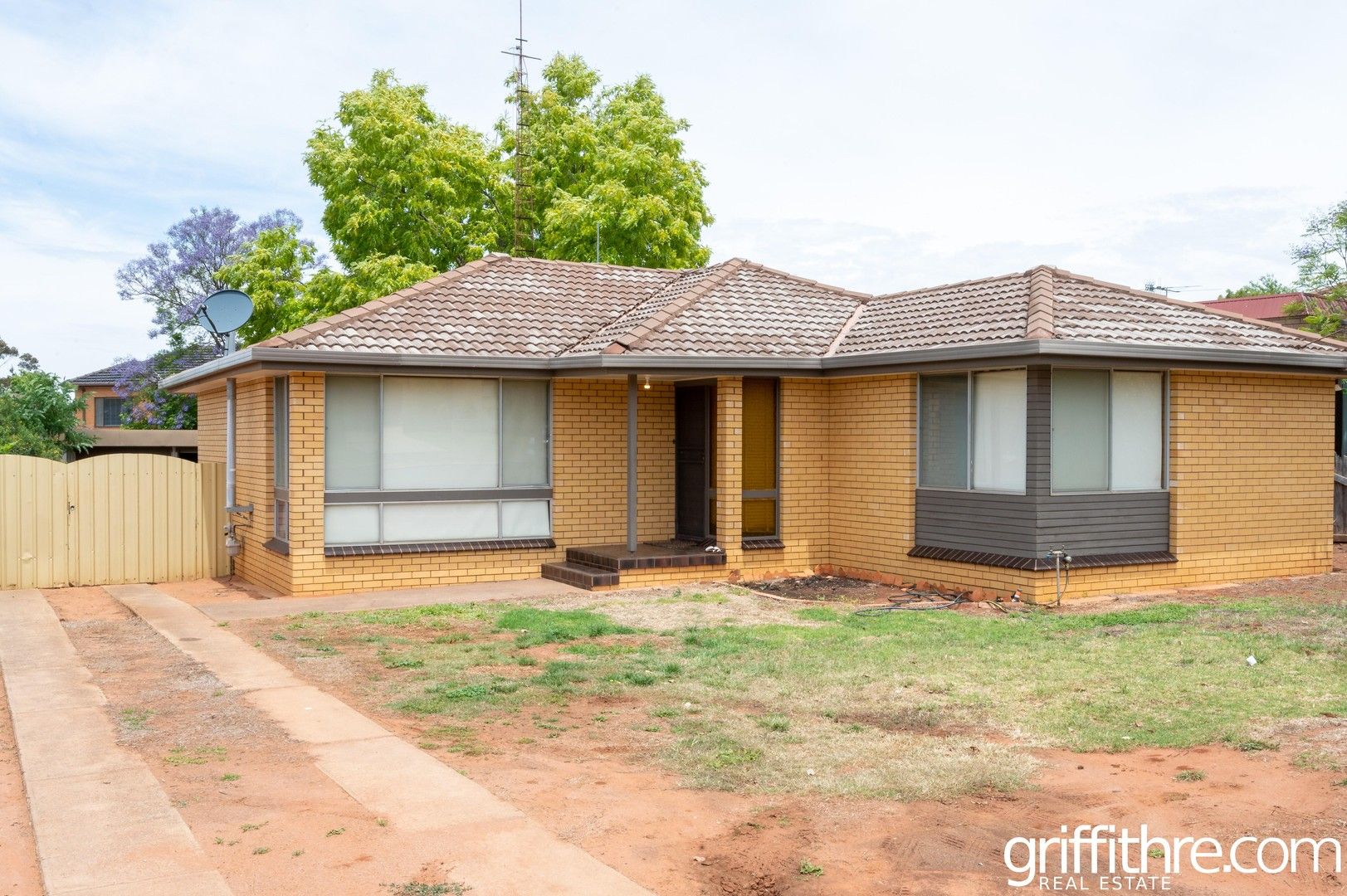 3 bedrooms House in 83 Blumer Avenue GRIFFITH NSW, 2680