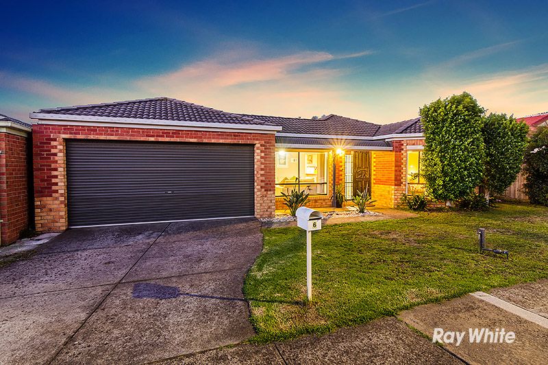 6 Nyarrin Place, Cranbourne West VIC 3977, Image 0