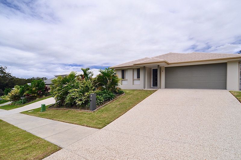 3 Logan Crescent, Oxenford QLD 4210