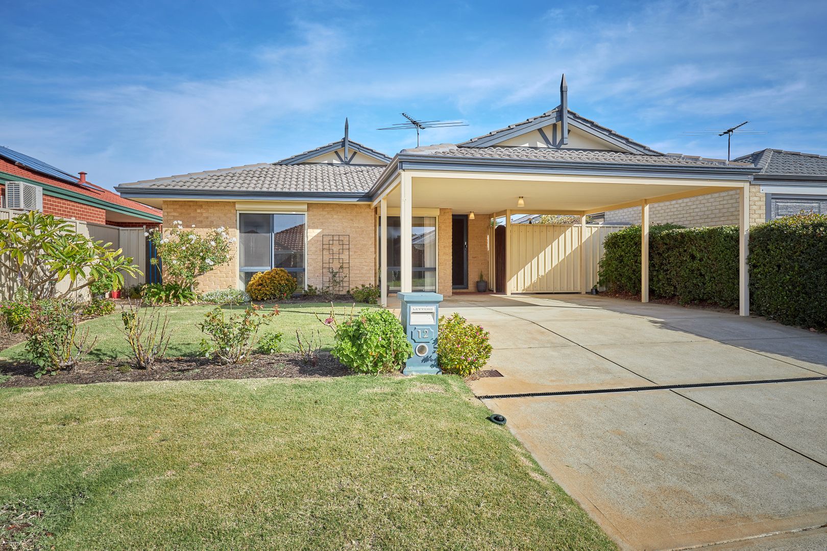 4 bedrooms House in 12 Napoleon Way BERTRAM WA, 6167