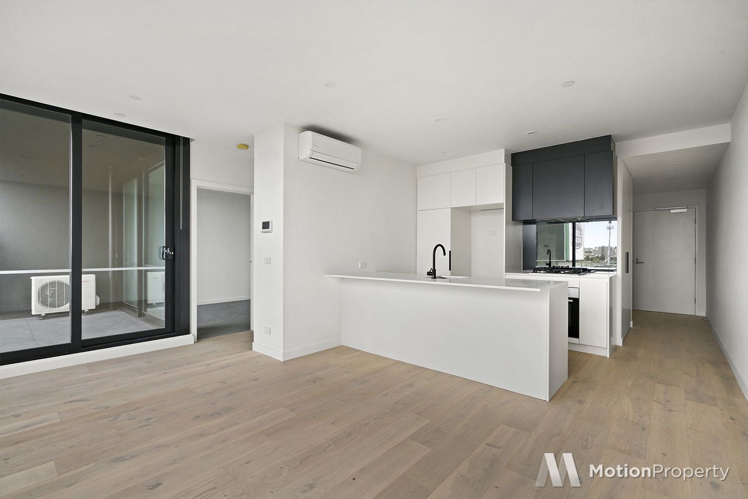 1 bedrooms Apartment / Unit / Flat in 807/2 Joseph Road FOOTSCRAY VIC, 3011