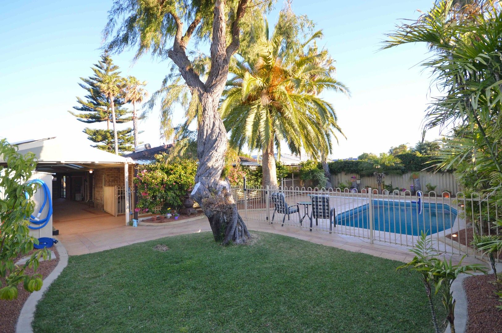 4 bedrooms House in 4 Oakdale Close SAFETY BAY WA, 6169