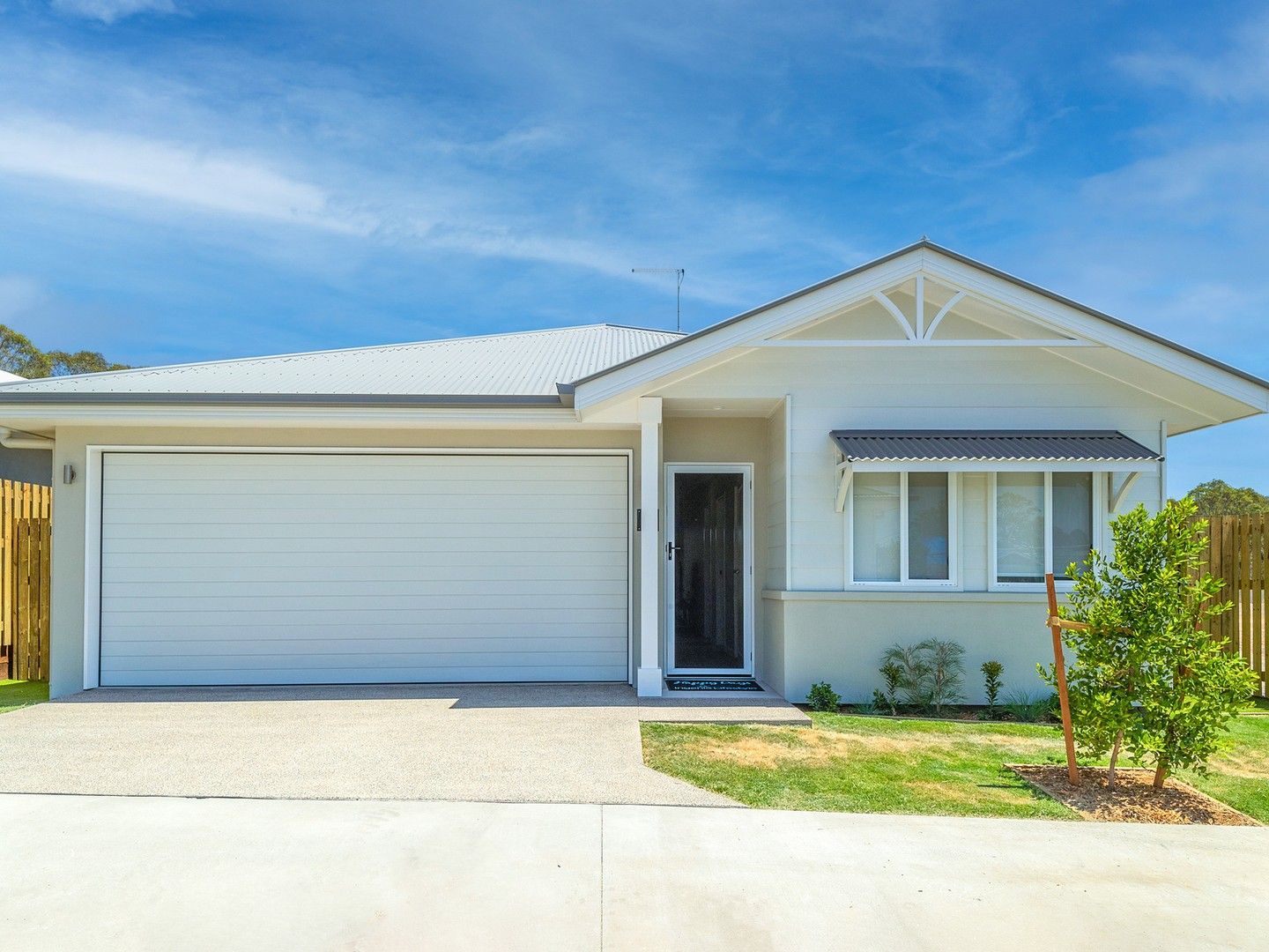 Valencia 2-20 Island View Drive, Urangan QLD 4655, Image 1