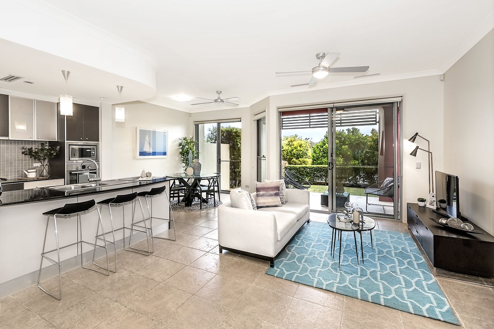 3068 Quay South Drive, Carrara QLD 4211, Image 2