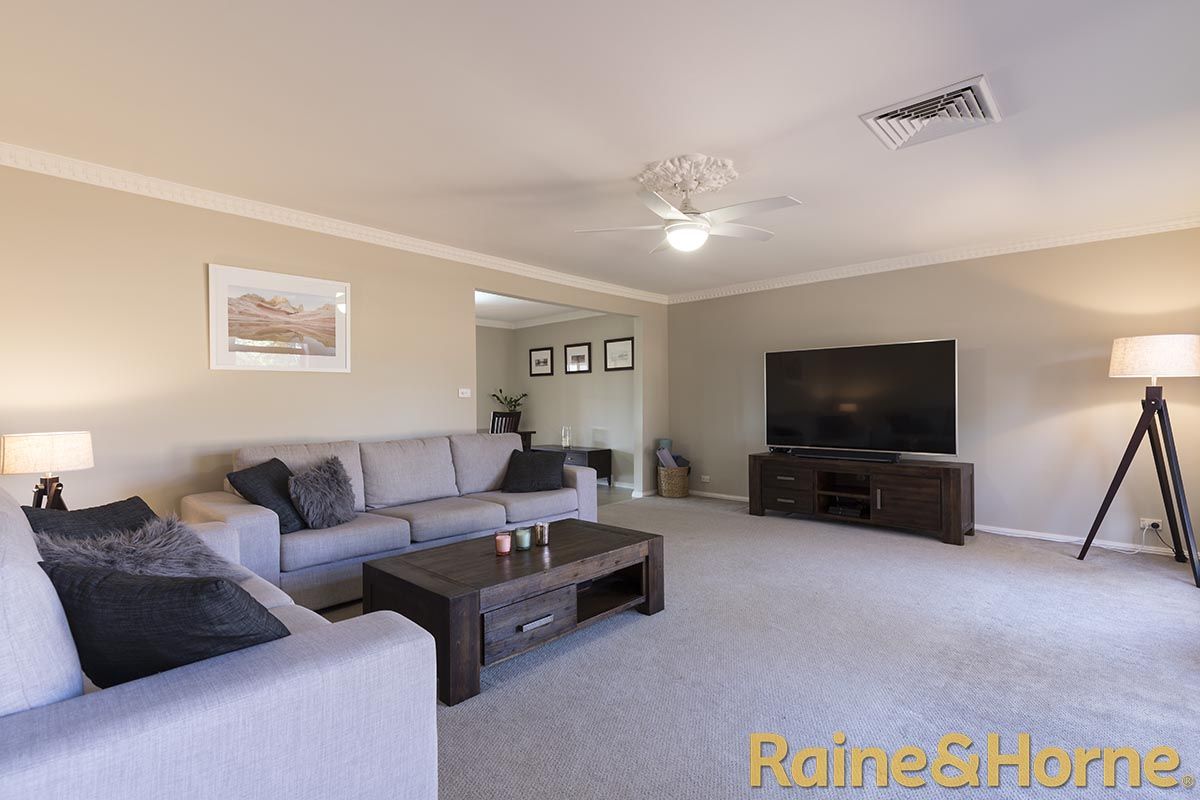 15 Kent Place, Dubbo NSW 2830, Image 1