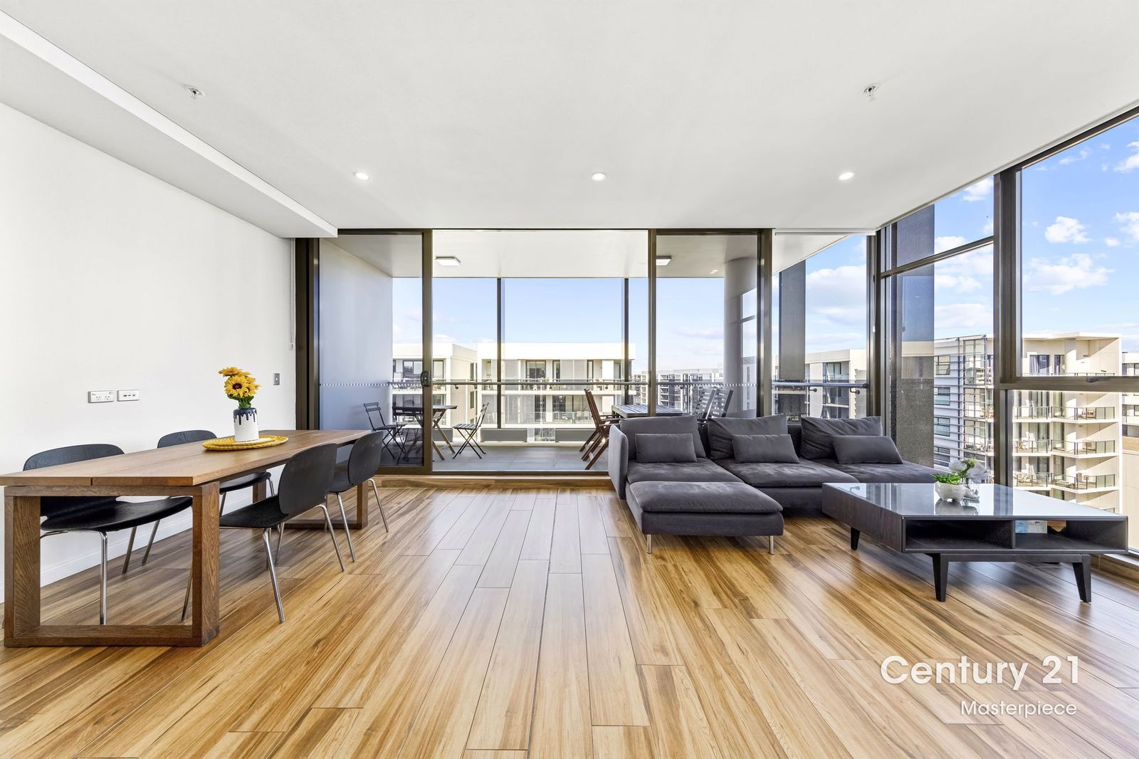 3 bedrooms Apartment / Unit / Flat in 1317/8 Galloway Street MASCOT NSW, 2020