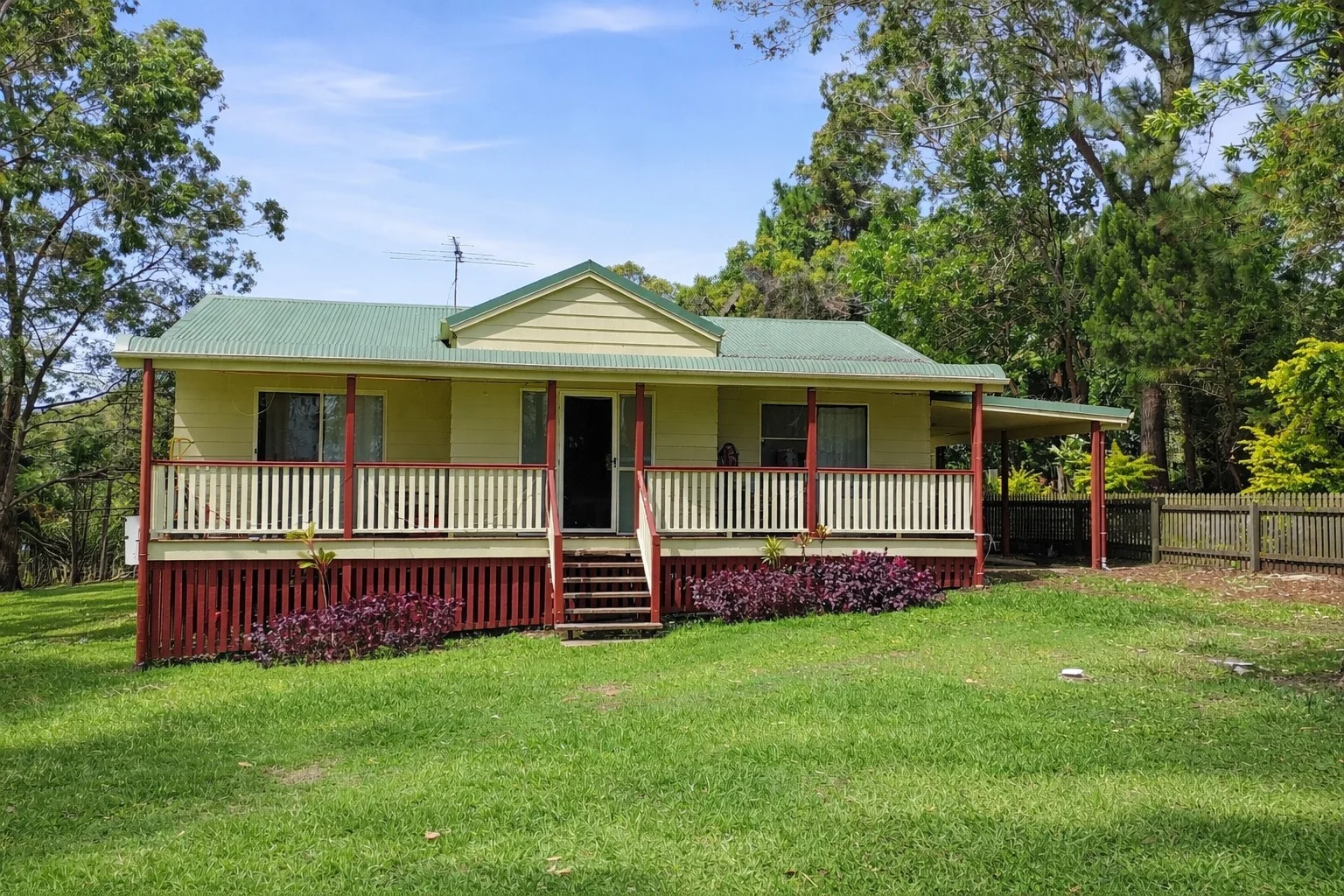 22 Allambie Street, Macleay Island QLD 4184