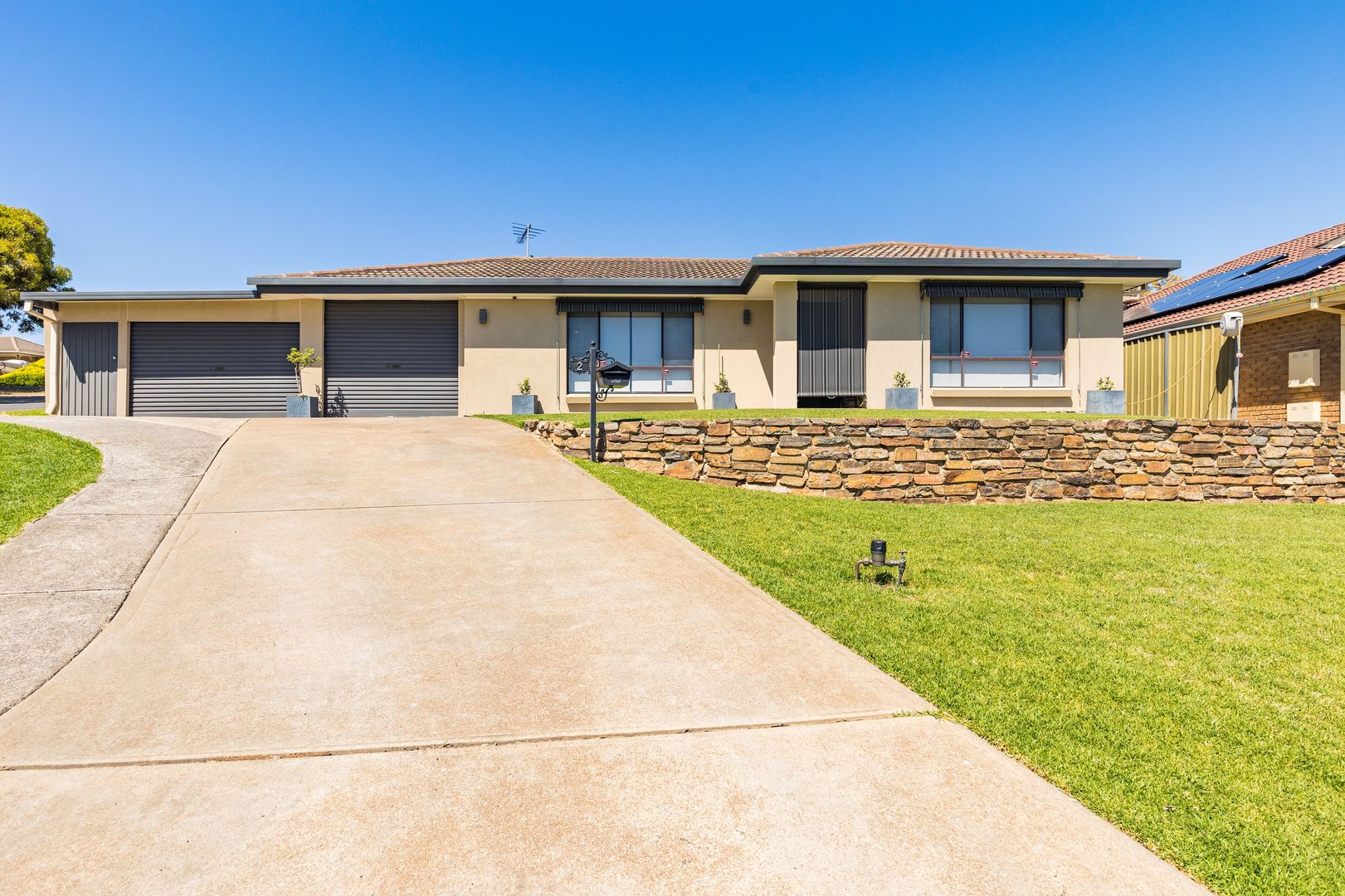 2 Barramundi Drive, Hallett Cov Property History & Address Research